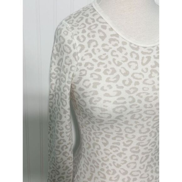Old Navy Women's Leopard Print Long Sleeve Thermal‎ Top Cream White Size Small - Picture 3 of 9